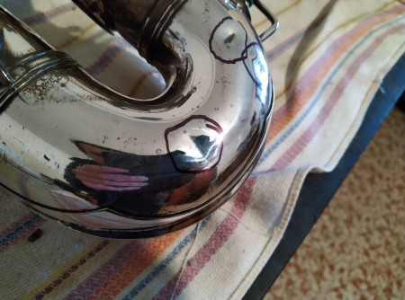 Ťukance na spodnom oblúku saxofónu