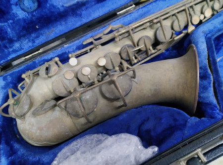 Aj v takomto stave sa mi dostane saxofón na reštaurovanie